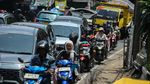 Potret Macet Horor di Sawangan Depok