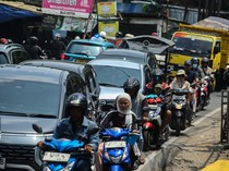 Potret Macet Horor di Sawangan Depok