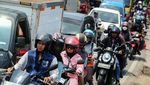 Potret Macet Horor di Sawangan Depok