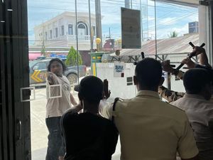 Anarkis Pria di Kukar Rusak Fasilitas Bank Usai Gagal Tarik Uang Rp 100 Juta