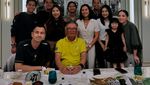 Seru! Momen Raffi Ahmad Kulineran Bareng Nagita dan Para Sahabat