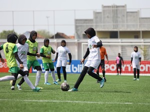 Antusias Siswi Terhadap Sepakbola Makin Meningkat