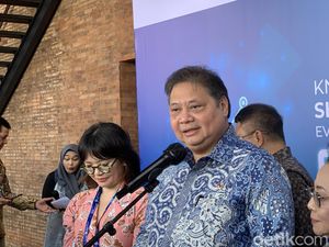 Airlangga Pastikan AI Tak Mengancam Tenaga Kerja