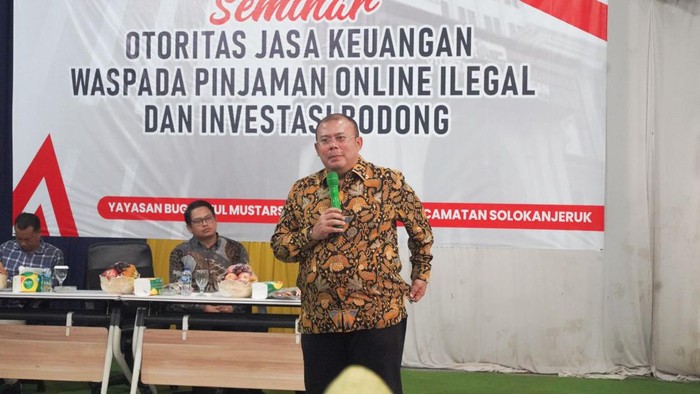 Anggota DPR RI Cucun Ahmad Syamsurijal saat memberikan sosialisasi pada warga Kabupaten Bandung.
