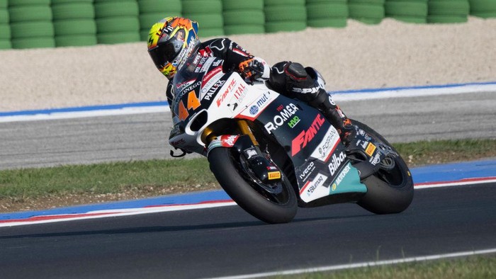 MISANO ADRIATICO, ITALY - SEPTEMBER 21: Aron Canet of Spain and Fantic Racing rounds the bend during the Moto qualifying practice during the MotoGP Of Emilia Romagna - Qualifying at Misano World Circuit on September 21, 2024 in Misano Adriatico, Italy. (Photo by Mirco Lazzari gp/Getty Images)