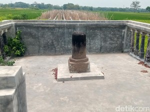 Batu Tugu Manten Dekat Tol Klaten Disebut Mirip Puncak Candi