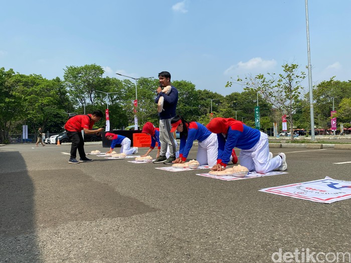 Golden periode untuk melakukan pertolongan pada henti jantung hanya sekitar 2 menit. Pemahaman tentang BHD (Bantuan Hidup Dasar) dapat menyelamatkan nyawa.