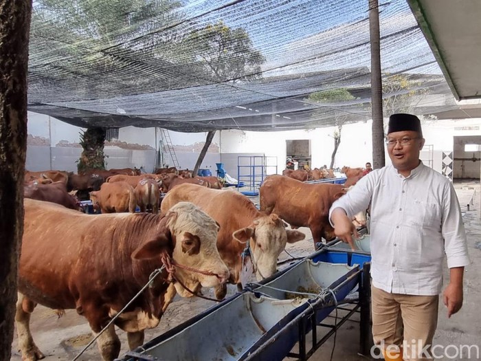 Dirut RPH Surabaya Fajar Arifianto Isnugroho