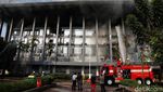 Foto 19 Damkar Dikerahkan Padamkan Kebakaran di Gedung Bakamla