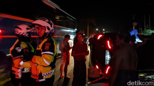 Tabrakan beruntun di Bypass BIL, Sabtu (28/9/2024) malam. (Ahmad Viqi/detikBali)