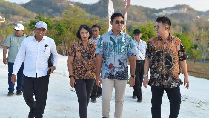 PT Intra Golflink Resorts Tbk (GOLF) mulai melakukan konstruksi proyek hunian mewah The Links Golf Villa pada Jumat 27 September 2024.