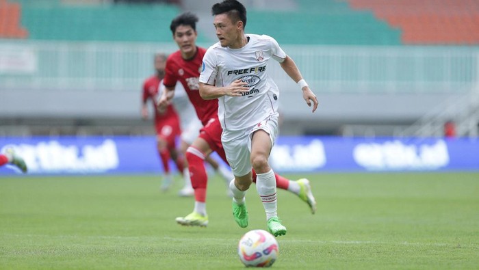 Laga Semen Padang melawan Persis Solo pada pekan ke-7 Liga 1 2024/2025, di Stadion Pakansari, Bogor, Jawa Barat, Minggu (29/9/2024).