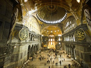 Masyaallah! 8 Ciri Khas Arsitektur Islam Ini Indah dan Bikin Hati Adem