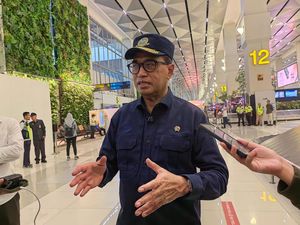 Sandiaga Targetkan Harga Tiket Pesawat Turun 10%, Menhub Buka Suara