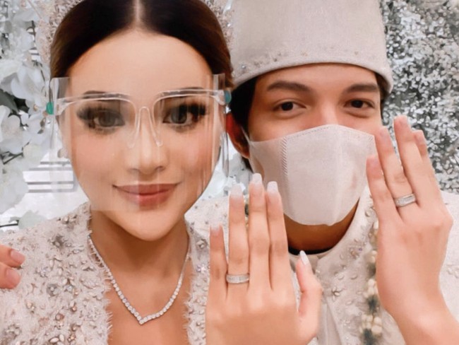 Model Cincin Pernikahan Artis