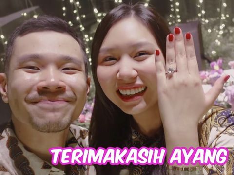 Model Cincin Pernikahan Artis