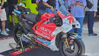 Tunggangan Marco Bezzechi. Tim Pertamina Lubricant VR46 memang menghadirkan livery khusus untuk MotoGP Mandalika 2024. 