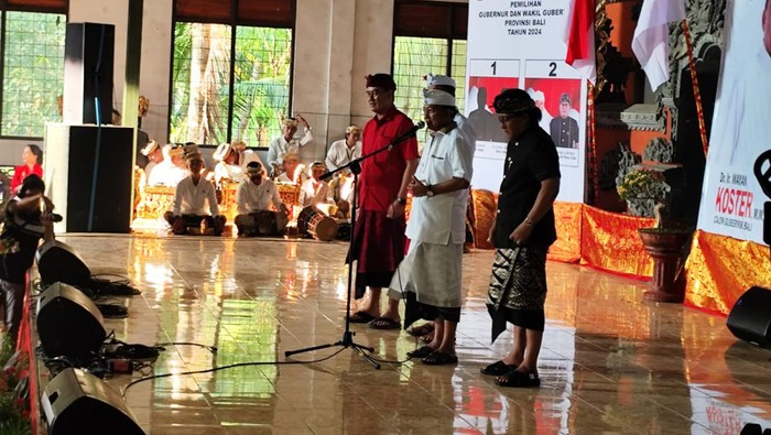 Pasangan calon gubernur dan wakil gubernur Bali Wayan Koster - Nyoman Giri Prasta saat kampanye di Desa Sanggalangit, Kecamatan Gerokgak, Buleleng, Bali, Minggu (29/9/2024). (Istimewa)