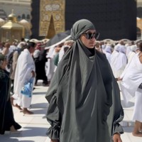 Wanita 37 tahun itu juga beberapa kali tampak mengenakan cadar. Paula sendiri belakangan ini memang diketahui sudah memilih menutup auratnya dengan berhijab. Foto: Instagram/@paula_verhoeven