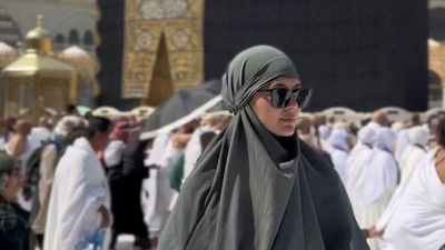 7 Foto Gaya Paula Verhoeven Umrah Tanpa Ditemani Baim Wong