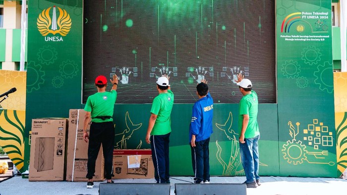 Peluncuran 4 unit bisnis karya mahasiswa teknik Unesa.