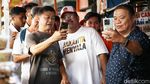 Potret Rano Karno Blusukan ke Glodok, Sempat Cukur Rambut