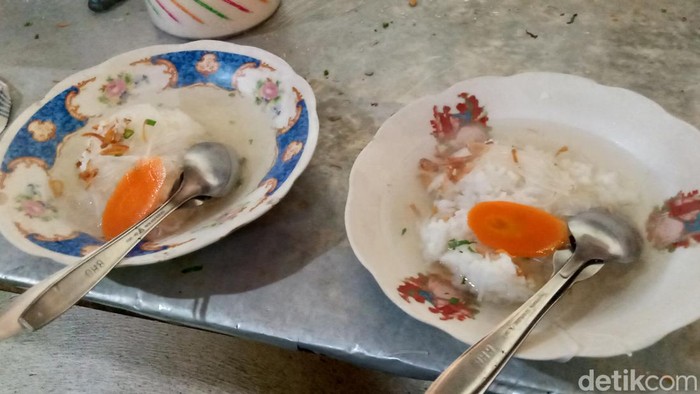 Tampilan soto bening di warung soto Umbul Bening Klaten Tengah, Klaten.