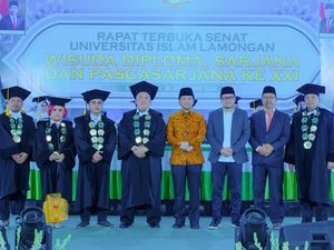 Emil Dardak Ajak Lulusan Unisla Jadi Generasi yang Adaptif di Era AI