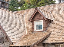 Kenapa Atap Rumah Suka Berisik Saat Hujan? Ini Penyebab dan Cara Atasinya