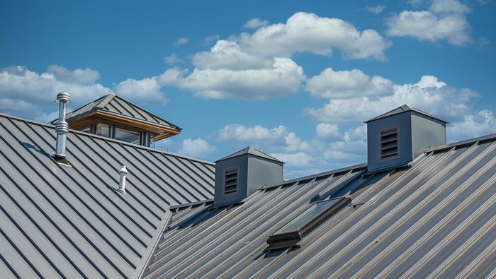 Ilustrasi atap logam atau metal roof