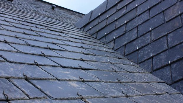 slate tiles atau atap batu