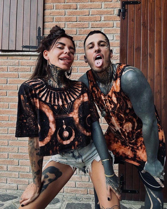 Alessia dan Daniel yang berasal dari Milan memang berniat untuk pindah ke Turin karena punya studio tato baru di sana. Dikatakan jika sampai saat ini, mereka memang belum menemukan rumah yang tepat tapi tidak mau menyerah. Foto: Dok. Instagram @essia_e_basta8