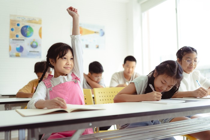 anak belajar di sekolah anak belajar di sekolah