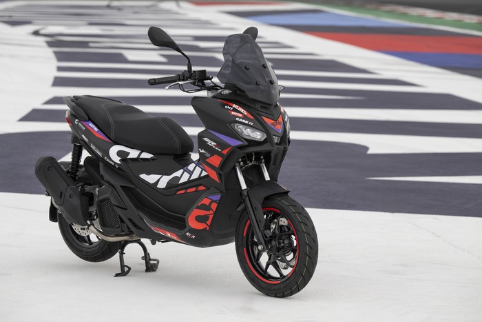 Aprilia SR-GT 200 Replica