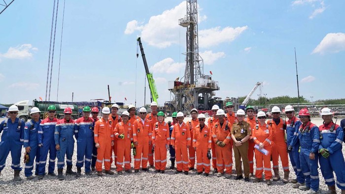 Menteri ESDM Bahlil Lahadalia mengunjungi Blok Cepu di Bojonegoro, Jawa Timur, Senin (30/9). Bahlil minta ExxonMobil Cepu Ltd menggenjot produksi minyak.