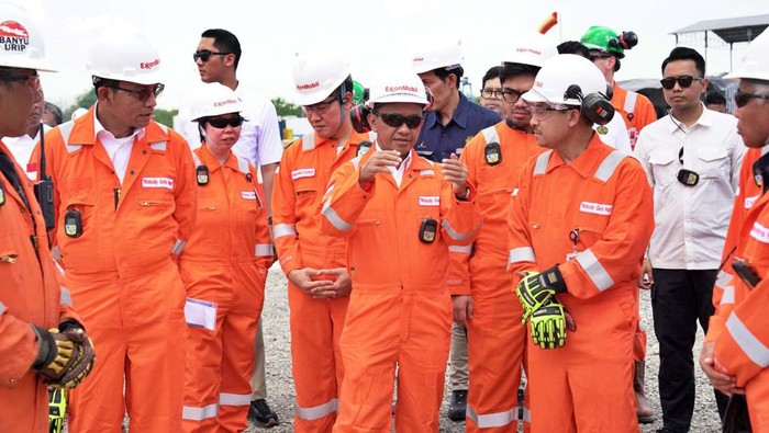 Menteri ESDM Bahlil Lahadalia mengunjungi Blok Cepu di Bojonegoro, Jawa Timur, Senin (30/9). Bahlil minta ExxonMobil Cepu Ltd menggenjot produksi minyak.