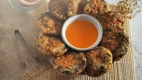 Menjajakan makanan khas Pontianak di dalam pusat perbelanjaan, membuat Bakwan Sultan dapat menjadi pilihan camilan enak. Gerai bakwan yang buka di FX sudirman ini menawarkan menu bakwan berlimpah rebon. Foto: Istimewa