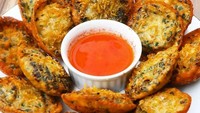 Dapat menjadi pilihan kala ingin ngemil, Bakwan Pontianak Anti Bosan di Tebet ini punya banyak varian. Mulai dari Rp 2.500 sudah bisa mendapatkan bakwan udang, bakwan teri, bakwan udang granat, dan masih banyak varian lainnya. Foto: Istimewa