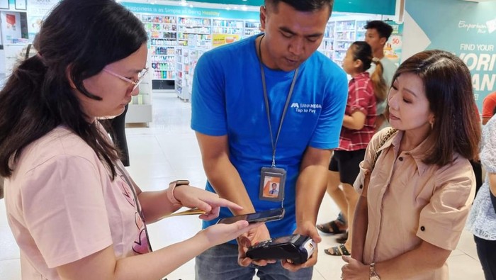 Bikin Jadi Pertama, Bimoli 2 Liter Seharga 1 MPC Point Bank Mega melanjutkan program 'Bikin Jadi Pertama'. Kali ini, nasabah bisa membeli minyak goreng Bimoli ukuran 2 liter dengan menukarkan 1 MPC point atau setara Rp 1.