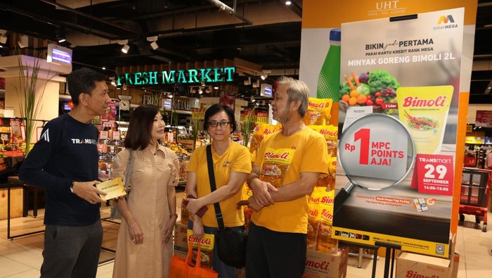 Bank Mega melanjutkan program 'Bikin Jadi Pertama'. Kali ini, nasabah bisa membeli minyak goreng Bimoli ukuran 2 liter dengan menukarkan 1 MPC point atau setara Rp 1.