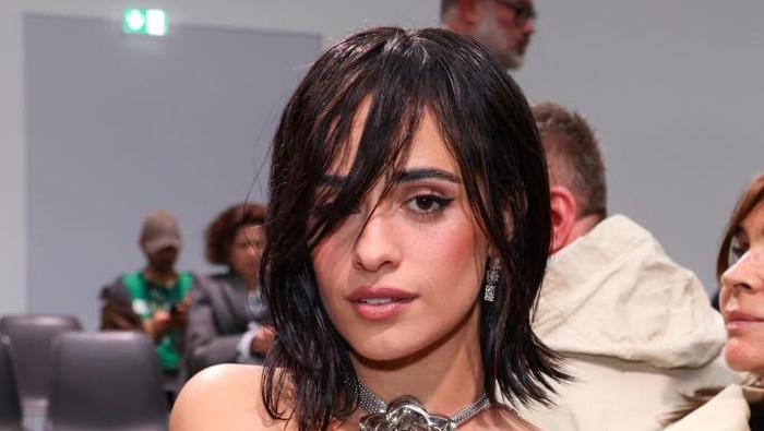Camila Cabello menghadiri acara Rabanne Womenswear Spring-Summer 2025 sebagai bagian dari Paris Fashion Week pada 25 September 2024 di Paris, Prancis.