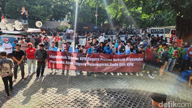 Demo di depan Gedung Merah Putih KPK, Jakarta. (Adrial/detikcom)
