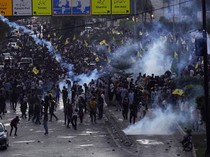 Demo Protes Pembunuhan Pimpinan Hizbullah di Pakistan Ricuh!