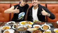 Makan bareng Taeyong NCT, Jerome ajak Taeyong makan masakan tradisional ke restoran Garuda. Foto: Instagram @jeromepolin