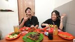 Gaya Jerome Polin Saat Makan di Warteg hingga Warung Pecel Lele