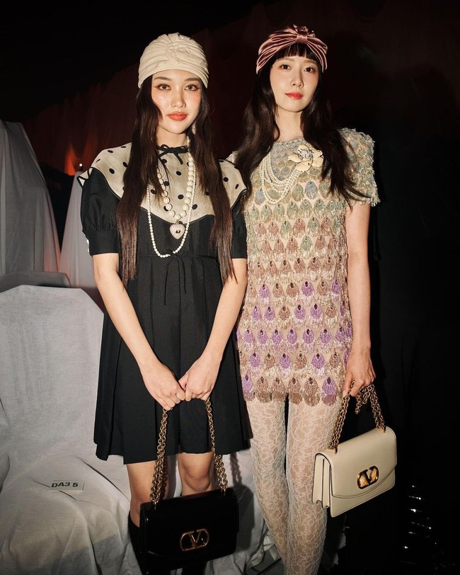 Penggemar juga menyorot interaksi Yoona dengan aktris Thailand, Freen Sarocha yang populer membintangi Gap the Series. Foto: Instagram