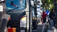 Rantis tersebut berjejer di sepanjang jalan dari patung kuda hingga depan gedung Mahkamah Konstitusi (MK).  