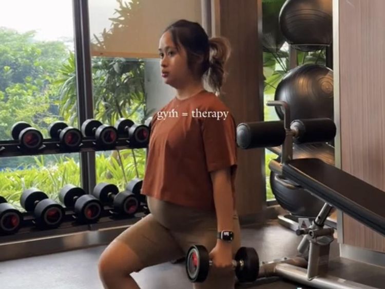 7 Foto Gritte Agatha saat Nge-gym Disorot, Tetap Olahraga Meski Hamil Besar