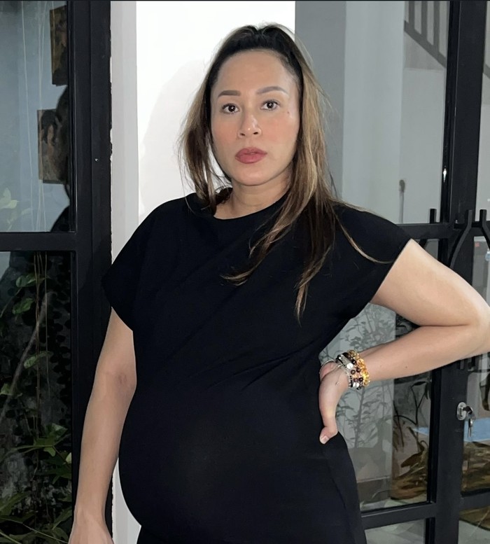 Intip Momen Kulineran Inong Ayu, Istri Abimana Aryasatya yang Baru Melahirkan