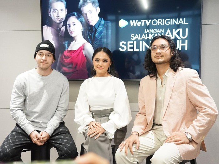Jangan Salahkan Aku Selingkuh tayang di WeTV.